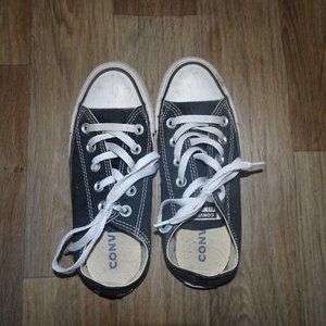 Black low-top Converse